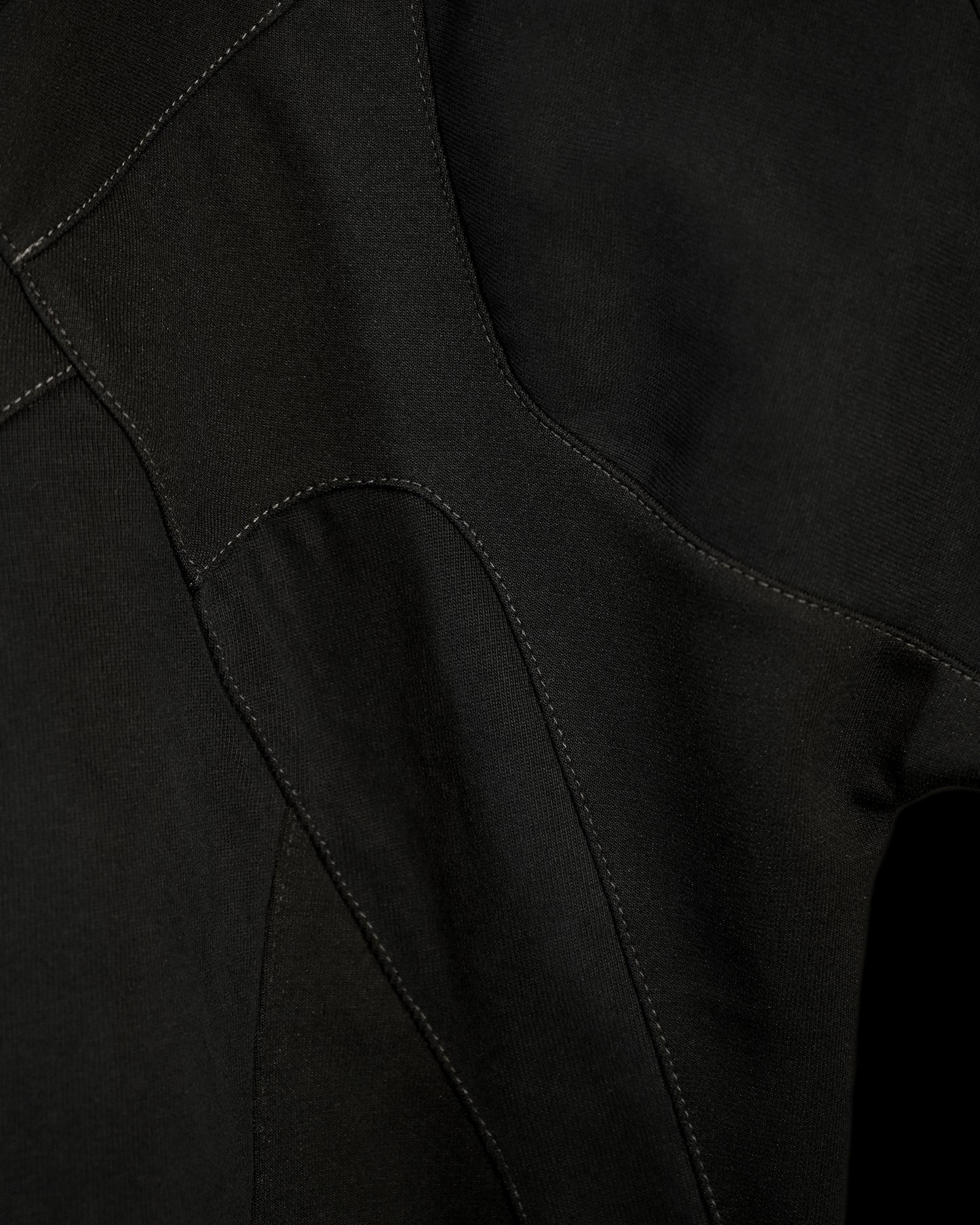 black alien modular archive fashion tee, stitching view