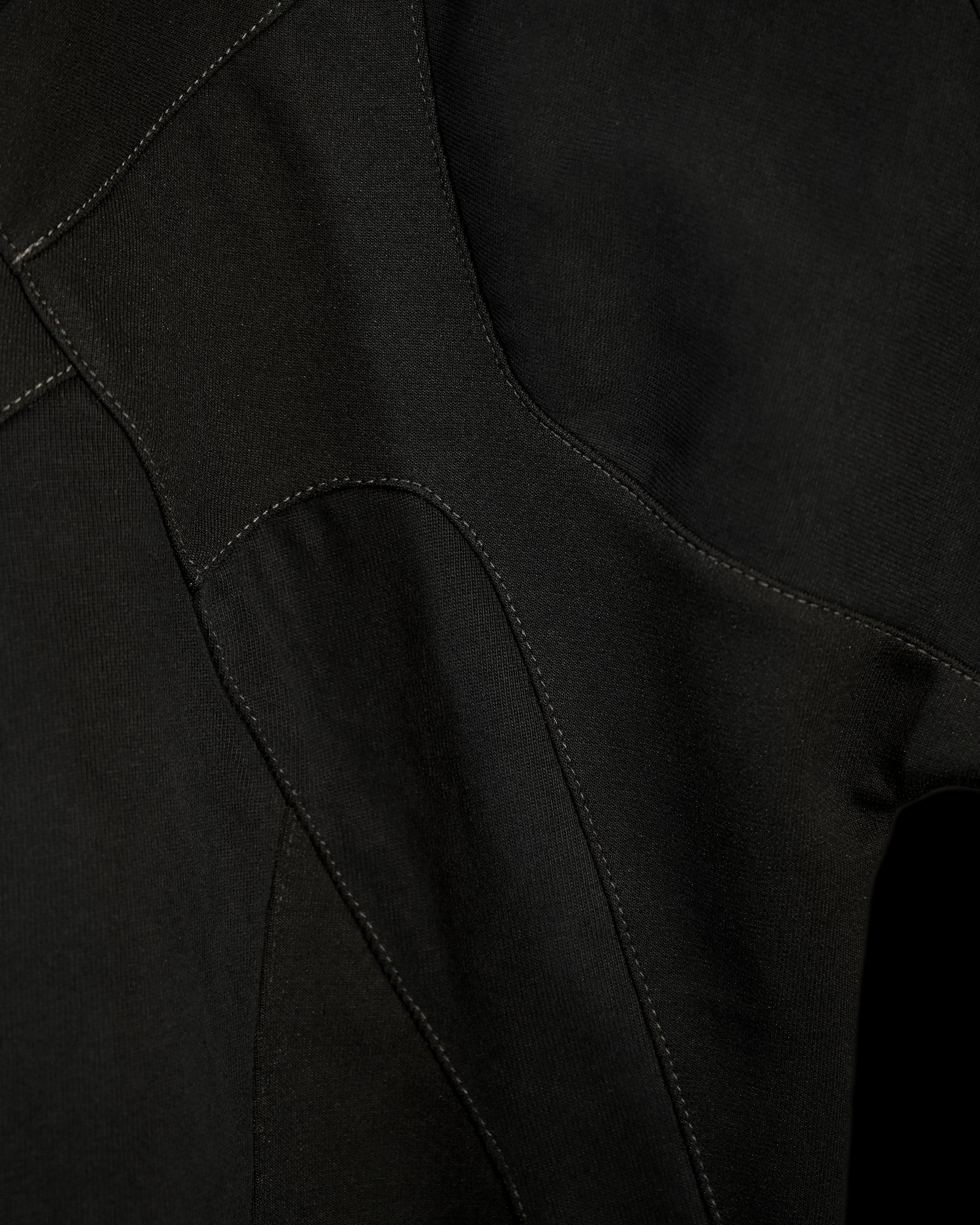 black alien modular archive fashion tee, stitching view